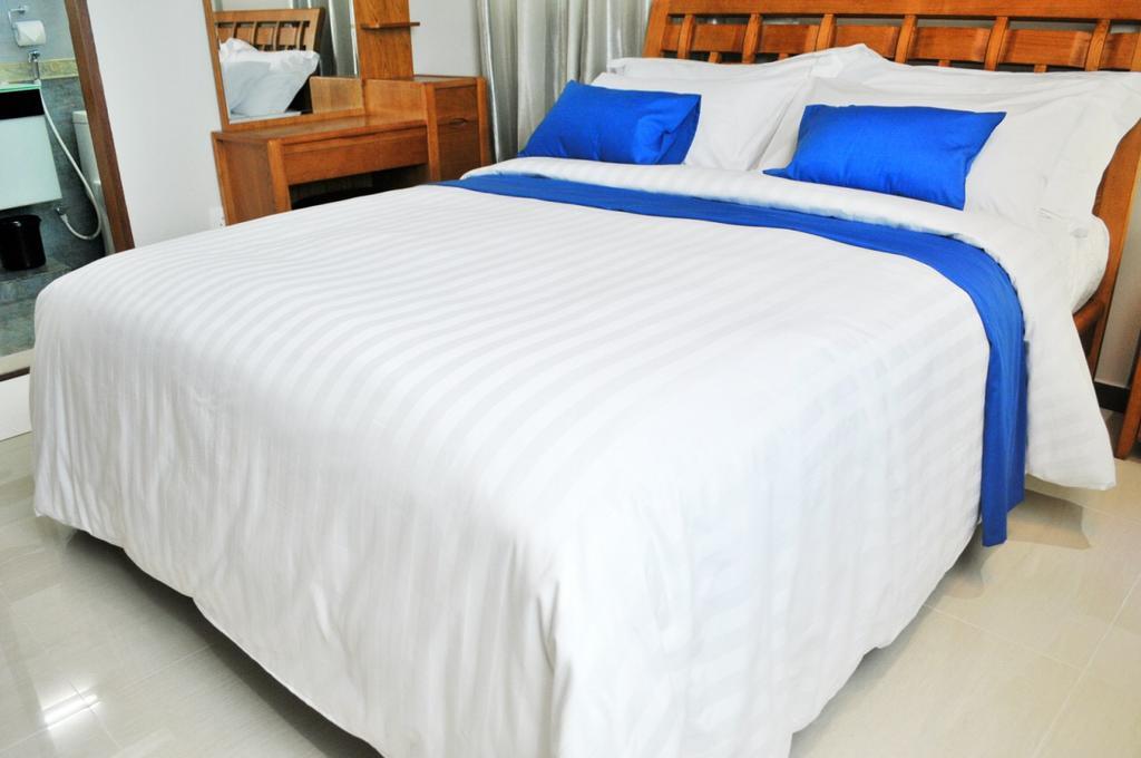הולהומאל Airport Comfort Inn Premium מראה חיצוני תמונה