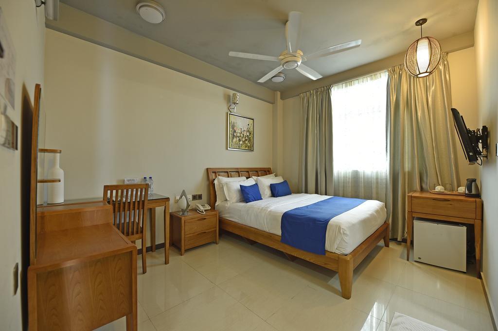הולהומאל Airport Comfort Inn Premium מראה חיצוני תמונה